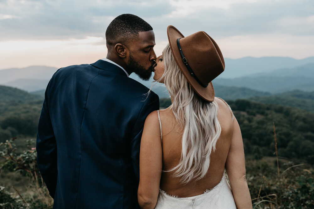 Knoxville Wedding photographer captures Max Patch elopement